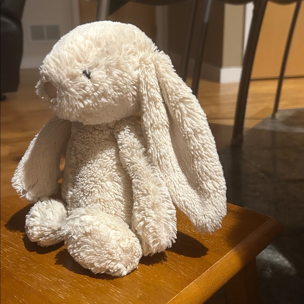 Jellycat 12” Bashful Cream Bunny (no butt tag) - Picture 2 of 2